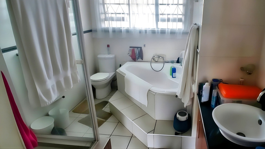 3 Bedroom Property for Sale in Langenhovenpark Free State